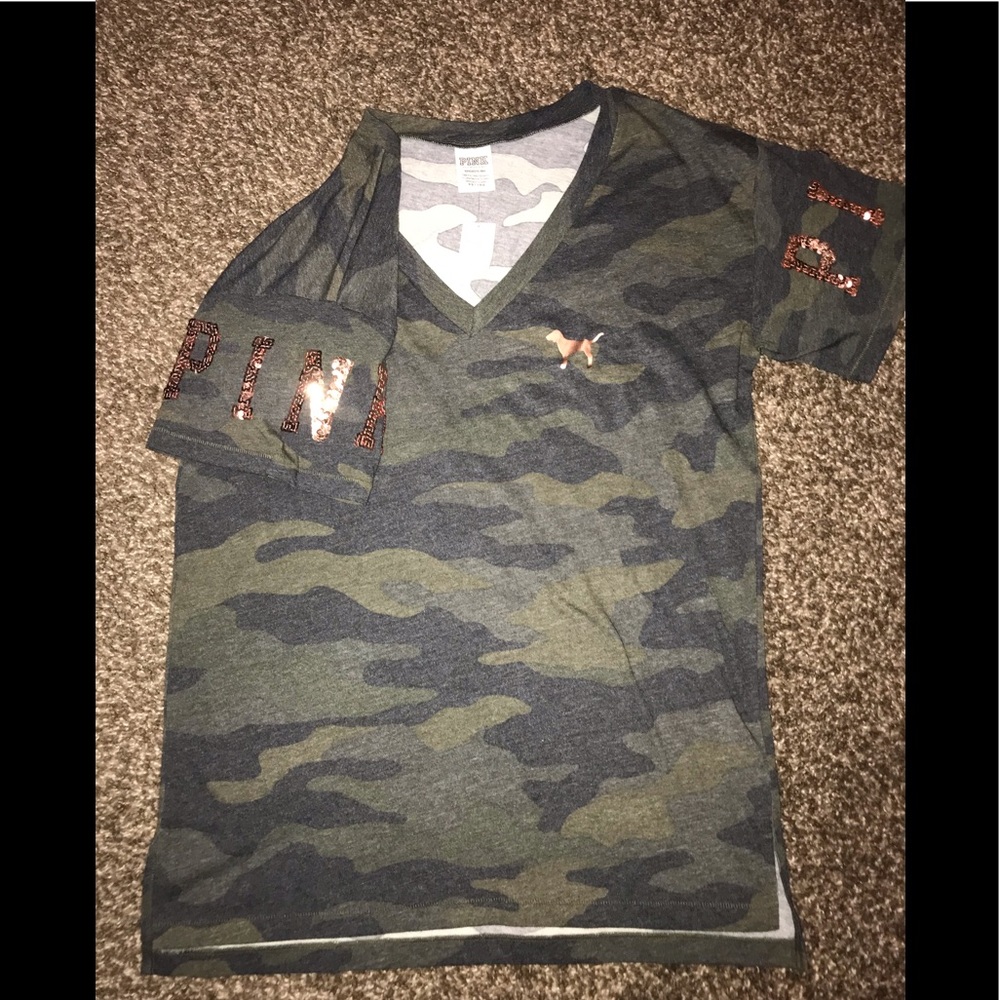 Nwt pink camo shirt😍